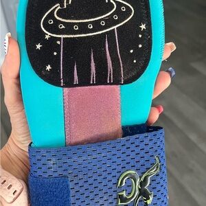 Absolutely ridiculous Aria Alien prince 2.0 sliding mitt